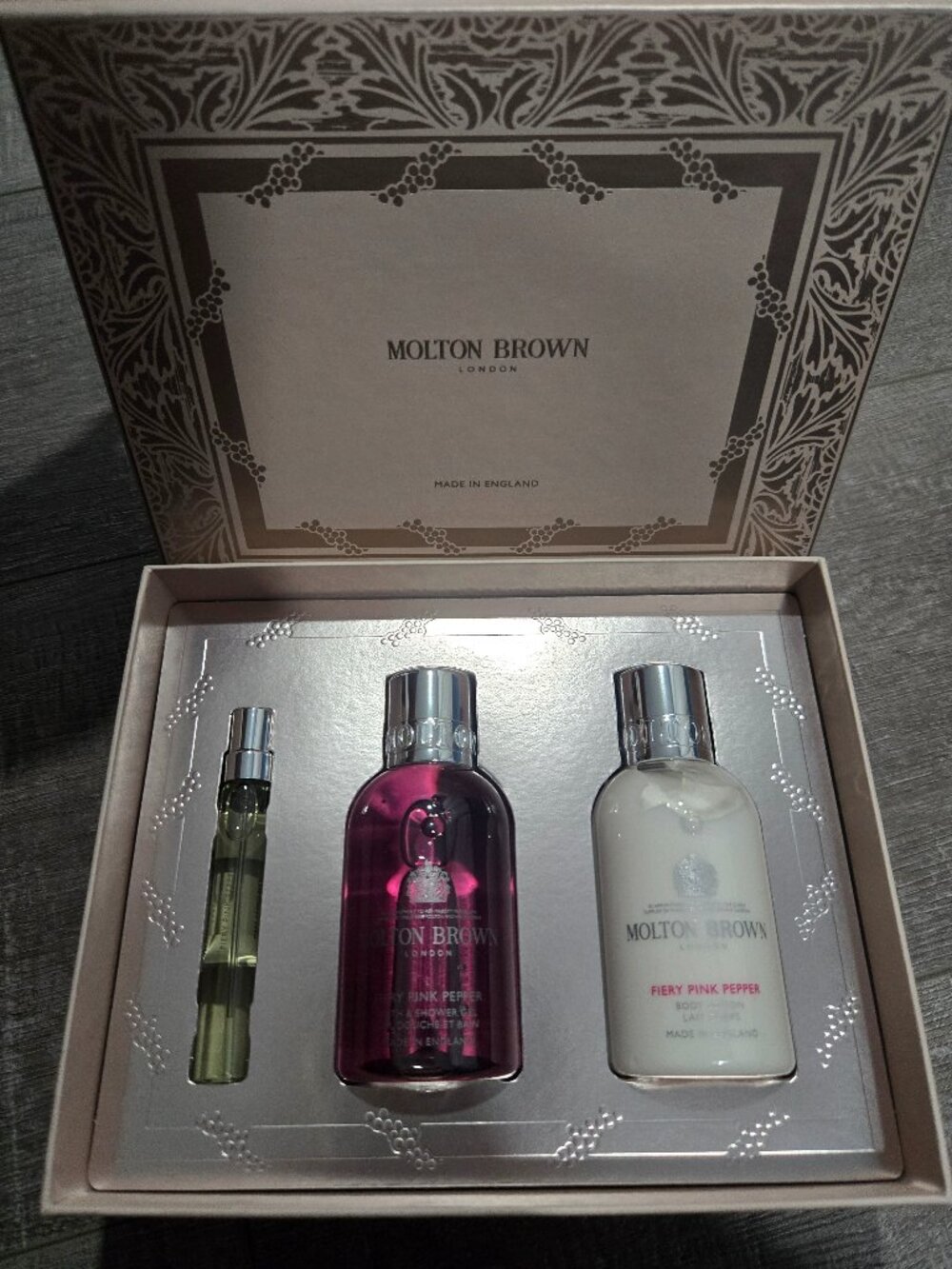 Molton Brown Fiery Pink Pepper Travel Gift Set